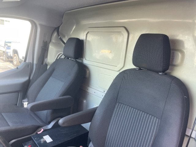Used 2015 Ford Transit 250 130 Low Roof RWD image 11