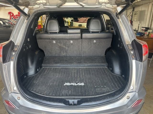 Used 2017 Toyota RAV4 SE AWD/4WD image 16