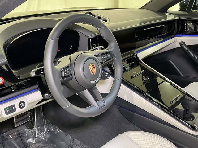 New 2026 Porsche Panamera 4 image 4