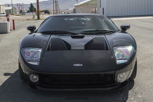 Used 2005 Ford GT RWD image 13