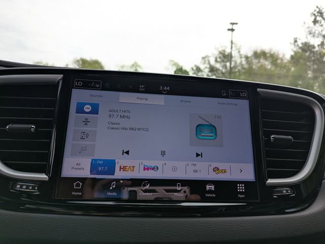 New 2026 Chrysler Voyager LX image 21