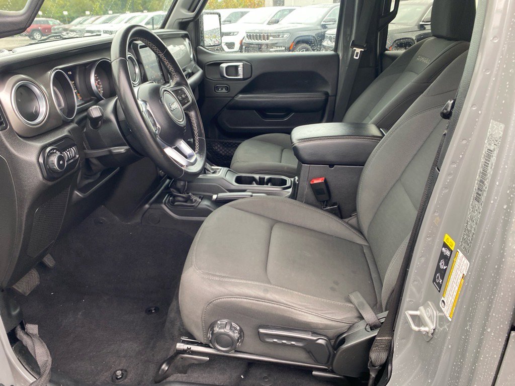 Used 2020 Jeep Wrangler Unlimited Sahara w/ Uconnect 4C Nav & Sound Group image 9