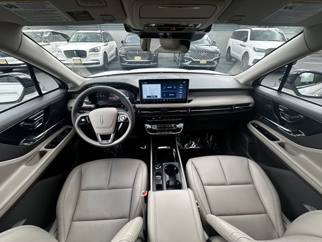 Certified 2024 Lincoln Corsair AWD w/ Equipment Group 101A image 16