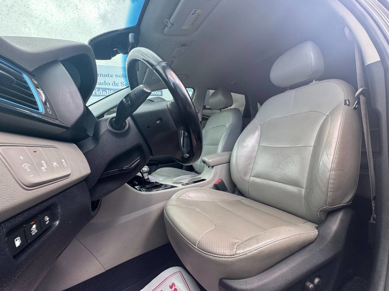 Used 2018 Kia Niro EX Premium image 11