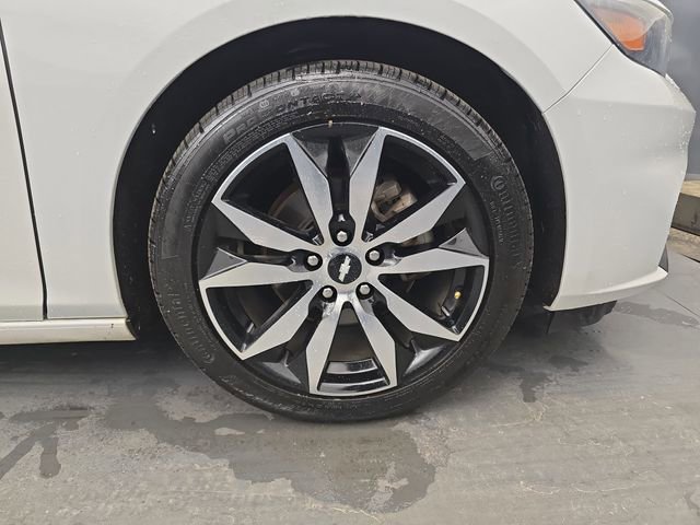 Used 2017 Chevrolet Malibu LT image 12