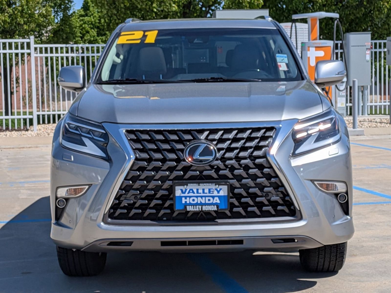 Used 2021 Lexus GX 460 Premium w/ Premium Package AWD/4WD image 3