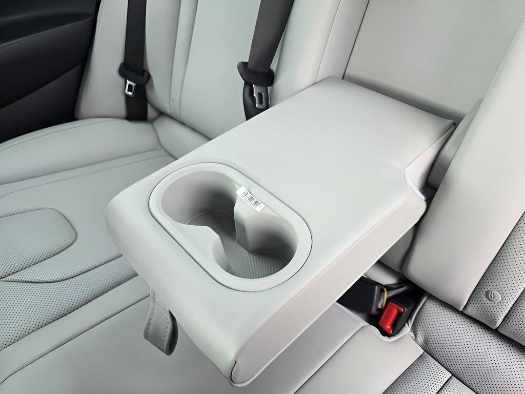 New 2026 Hyundai Elantra Limited image 29