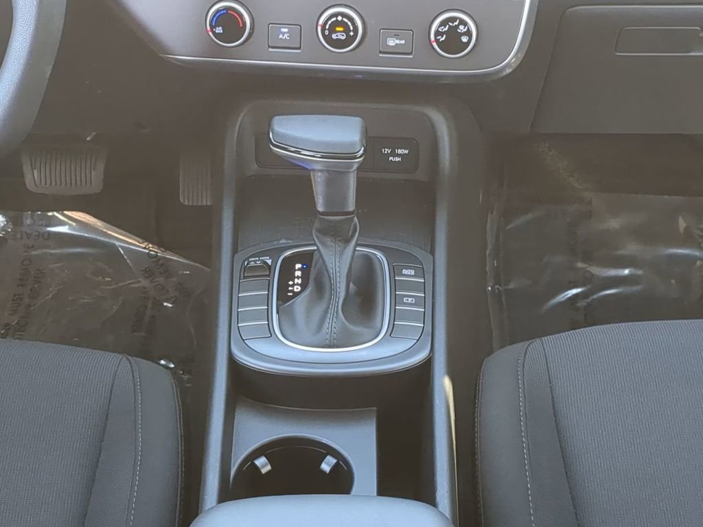 Used 2025 Hyundai Kona SE image 19
