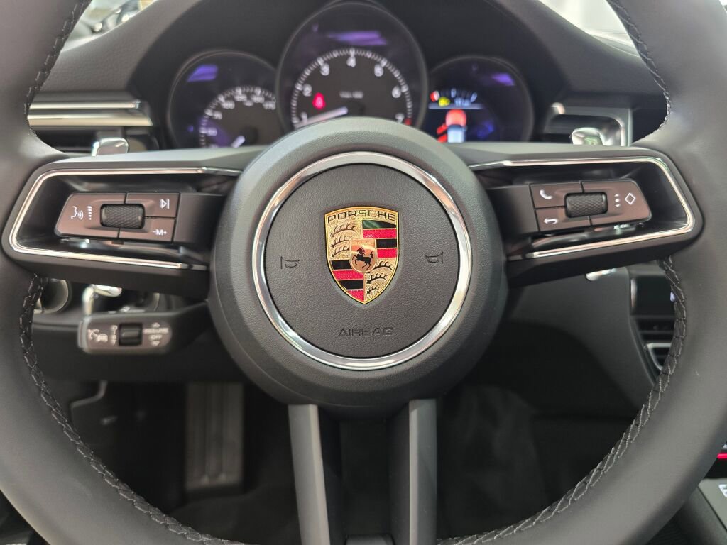 New 2026 Porsche Macan image 15