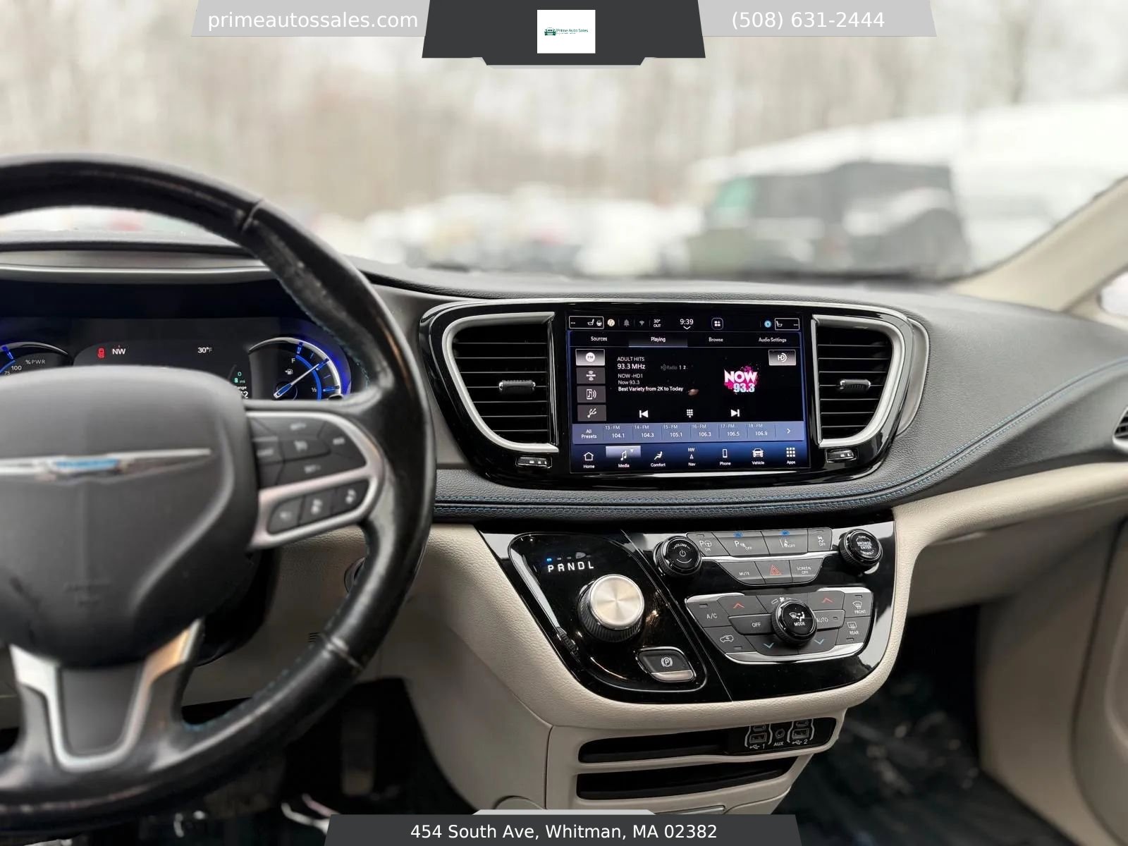 Used 2021 Chrysler Pacifica Touring-L image 34