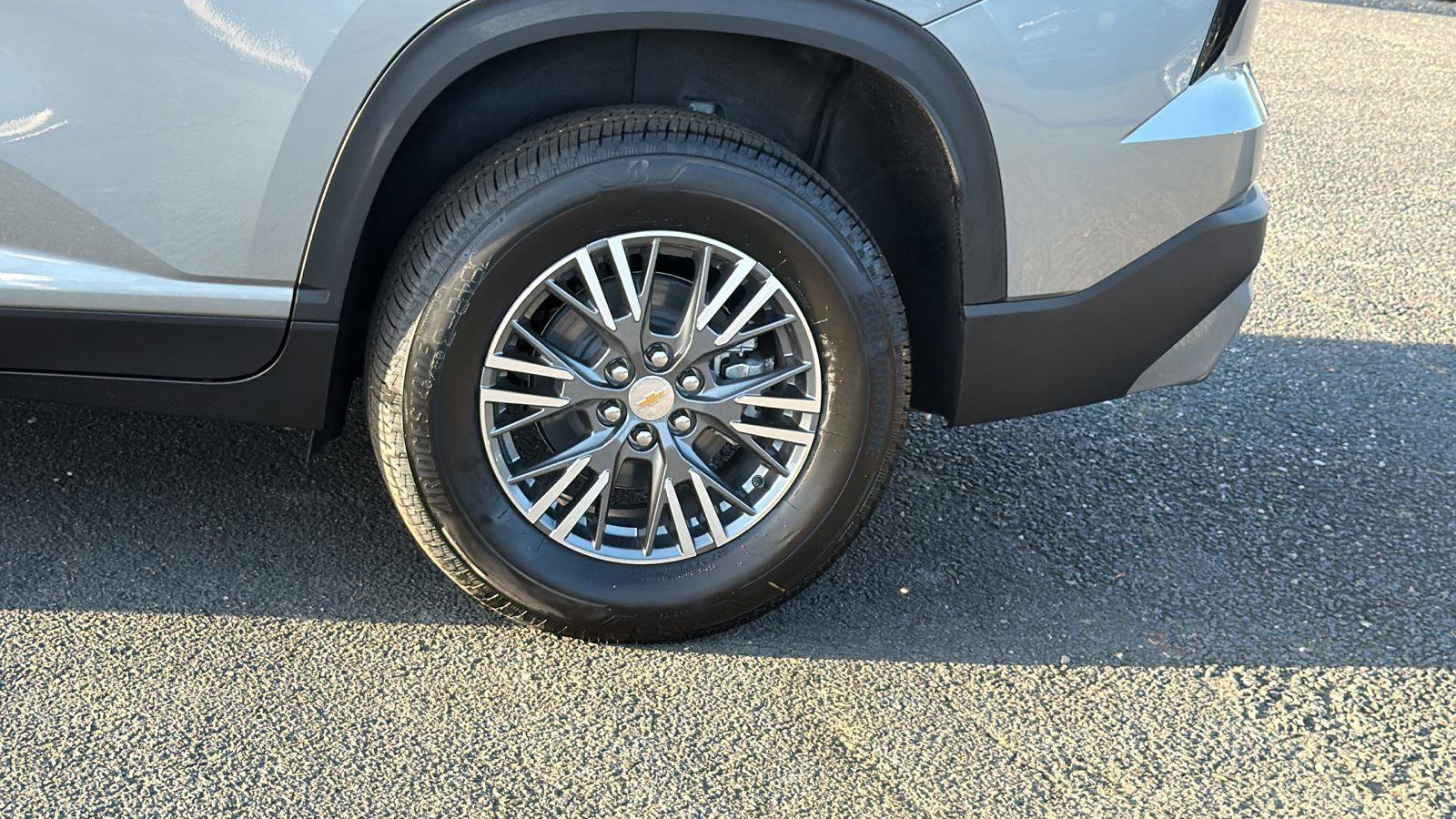 New 2026 Chevrolet Traverse LT image 9