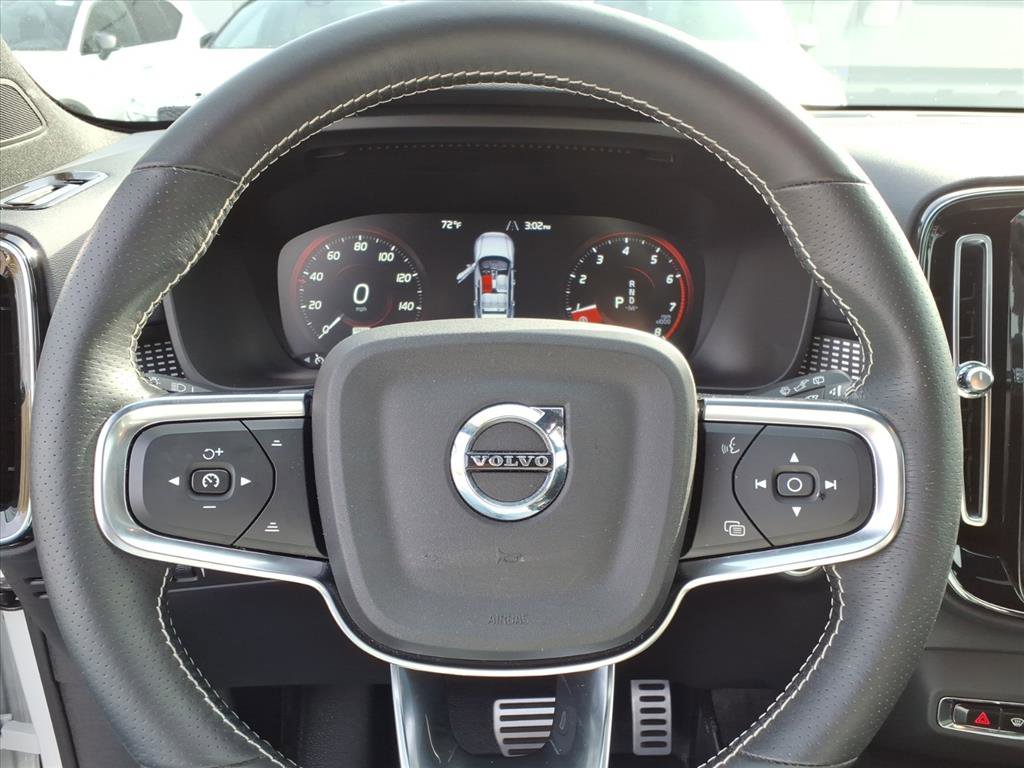 Used 2021 Volvo XC40 T5 R-Design w/ Climate Package image 29
