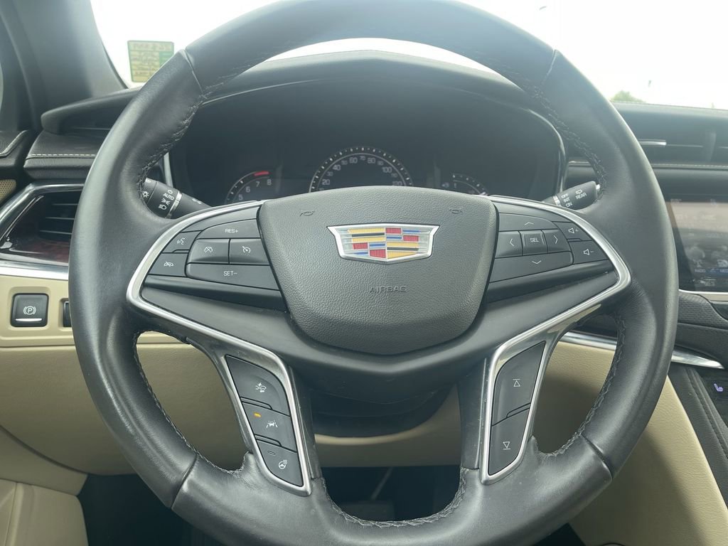 Used 2017 Cadillac XT5 Luxury w/ Driver Awareness Package AWD/4WD image 11
