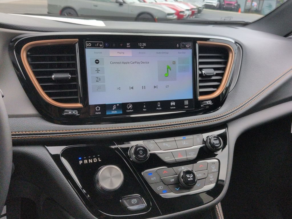 New 2027 Chrysler Pacifica Pinnacle w/ Theater Group FWD image 20