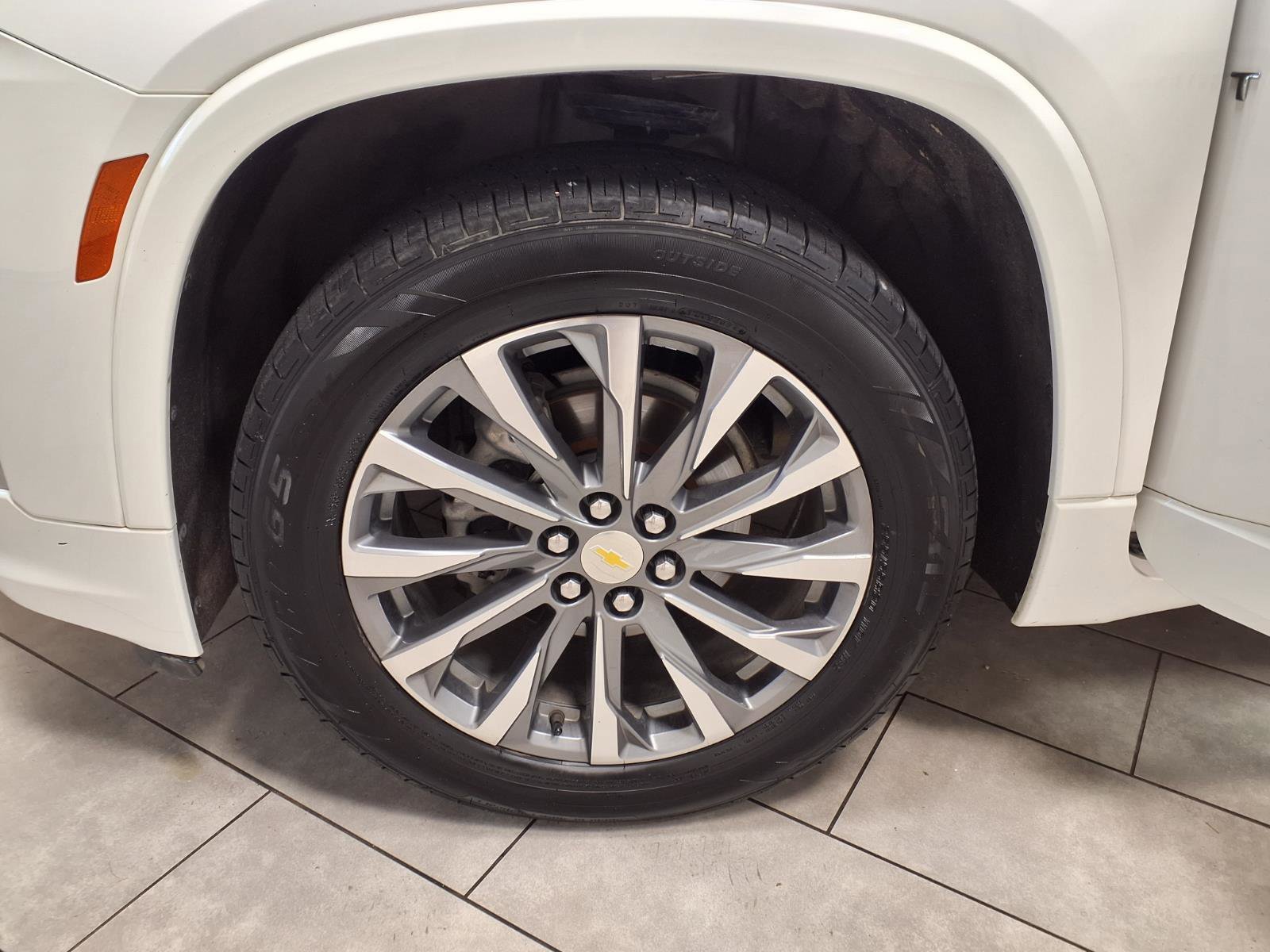 Used 2022 Chevrolet Traverse Premier w/ LPO, Floor Liner Package FWD image 29