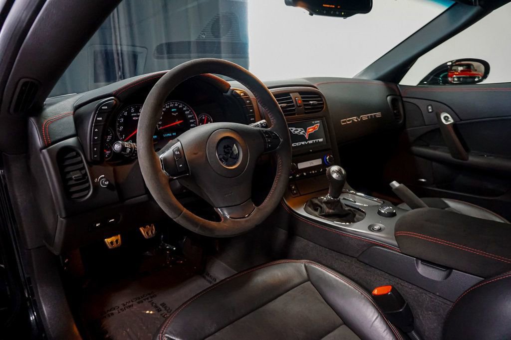 Used 2012 Chevrolet Corvette Z06 w/ 3LZ Preferred Equipment Group image 9
