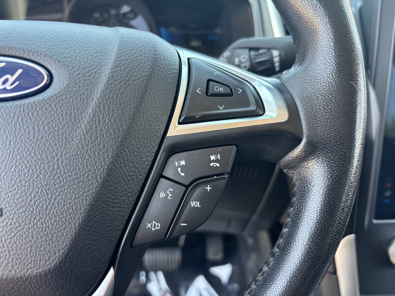 Used 2023 Ford Edge SEL AWD/4WD image 27