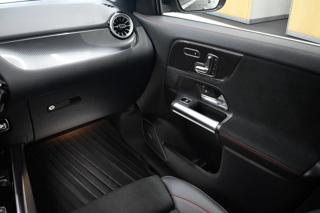 Certified 2025 Mercedes-Benz GLA 35 AMG 4MATIC image 19