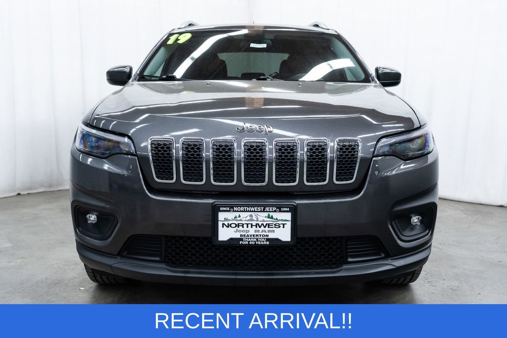 Used 2019 Jeep Cherokee Latitude Plus w/ Cold Weather Group image 2