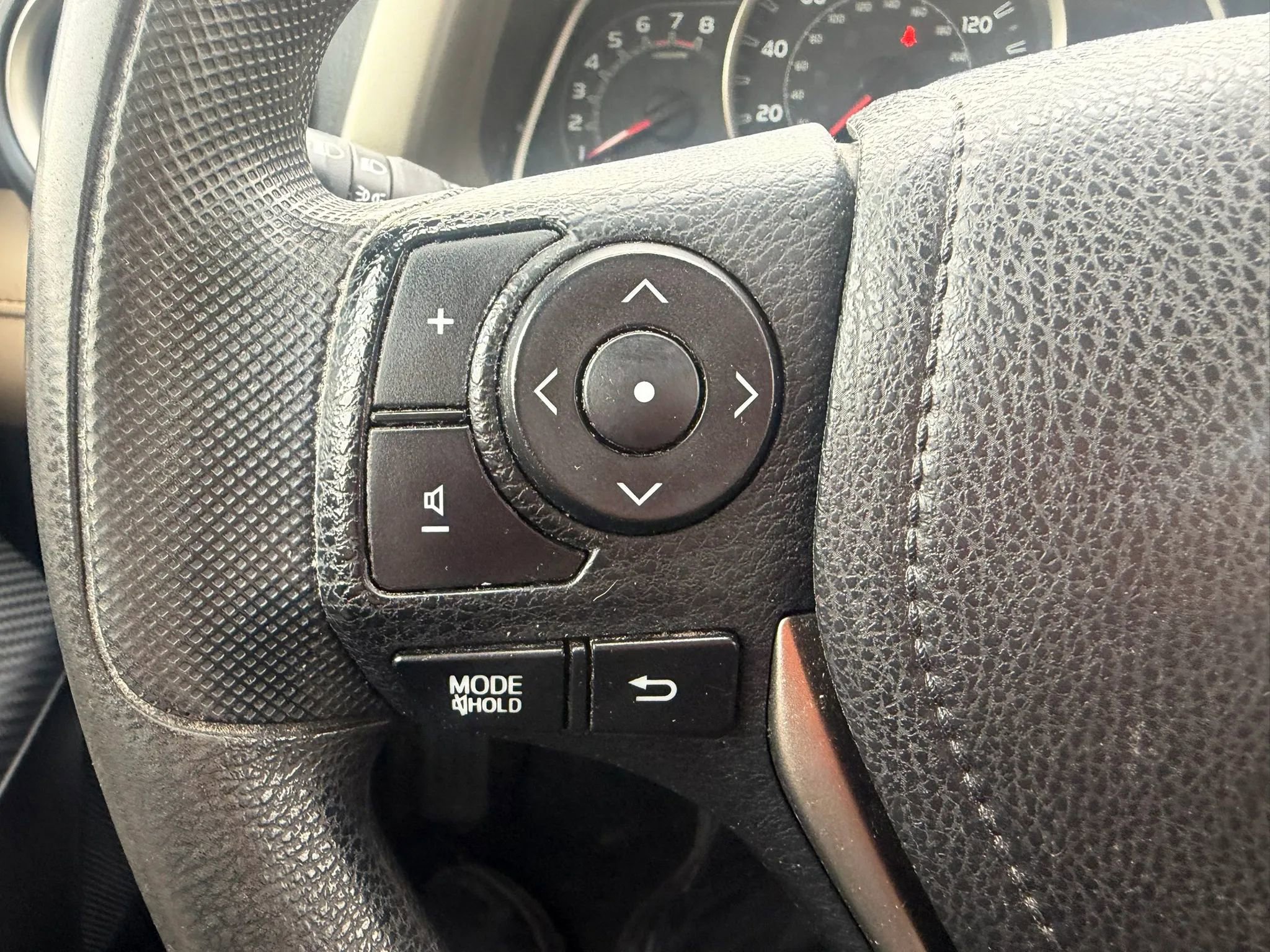 Used 2015 Toyota RAV4 XLE AWD/4WD image 13
