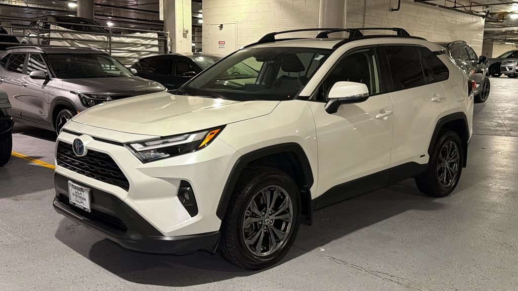 Used 2022 Toyota RAV4 XLE Premium AWD/4WD image 2