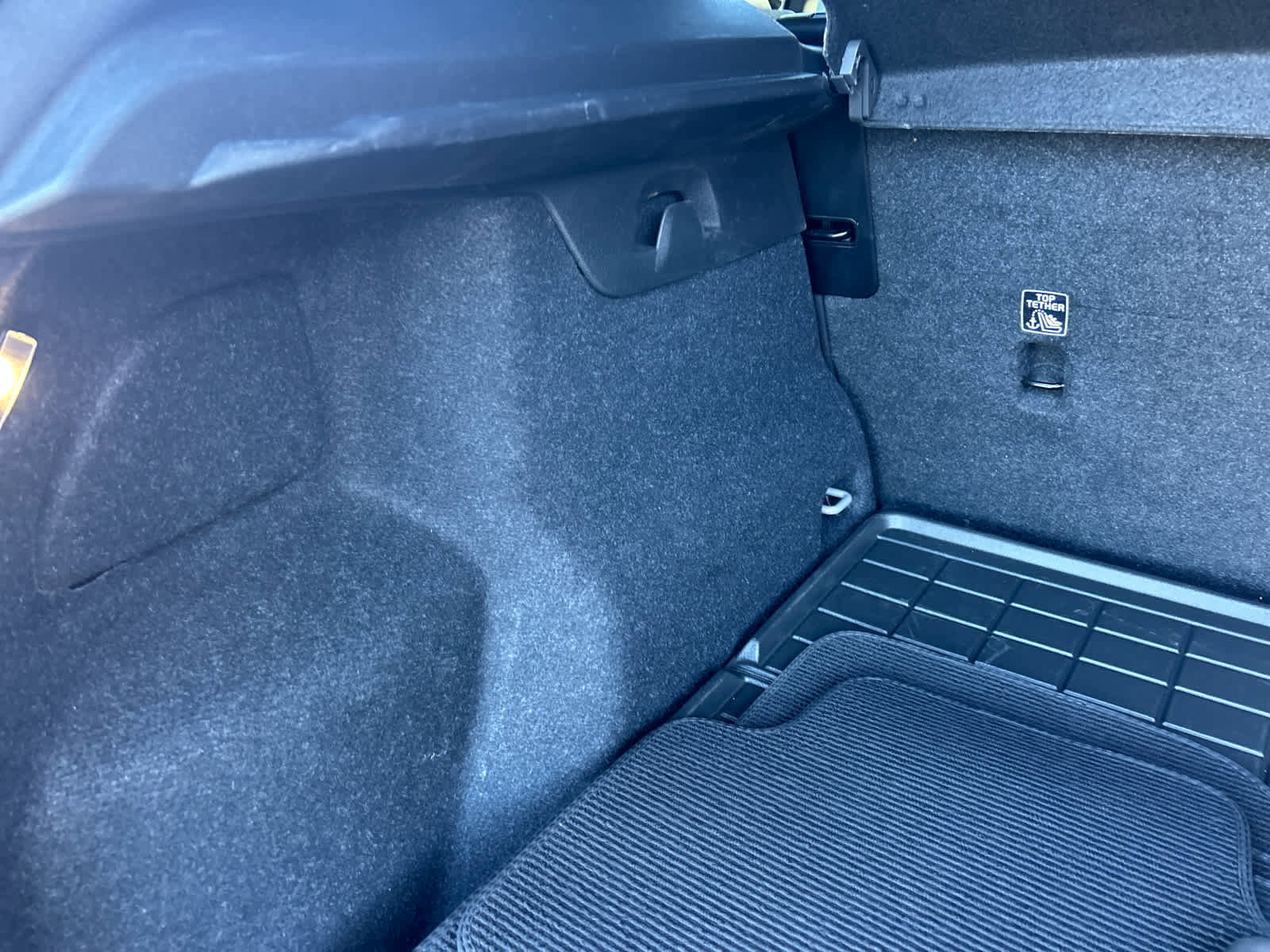 Used 2023 Volvo XC40 B5 Plus w/ Driver Assist Package image 39