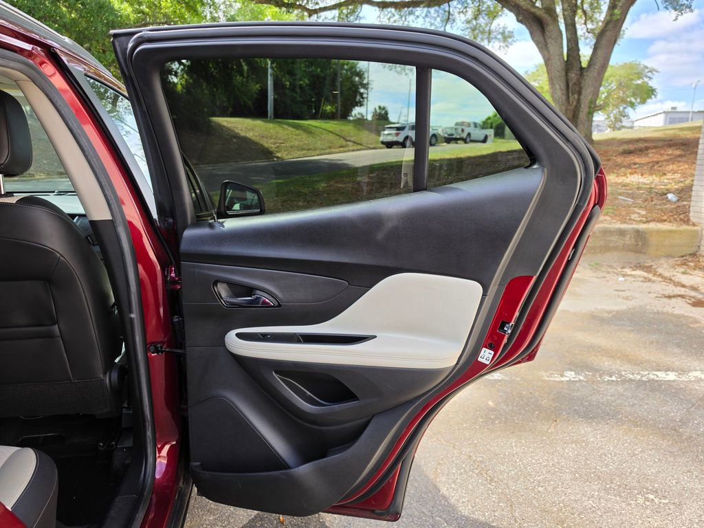 Used 2022 Buick Encore Preferred w/ Safety Package image 41