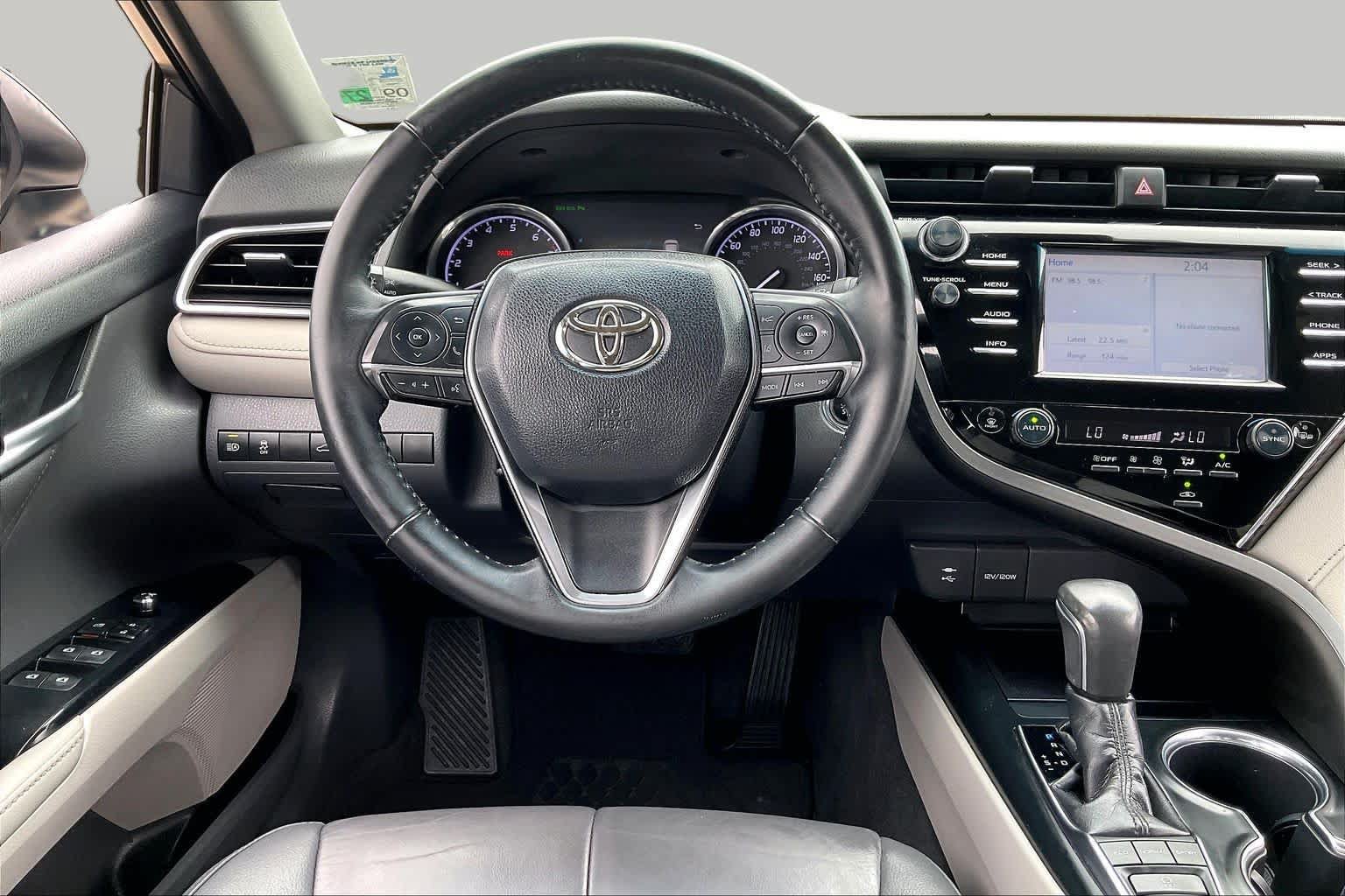 Used 2018 Toyota Camry XLE FWD image 6