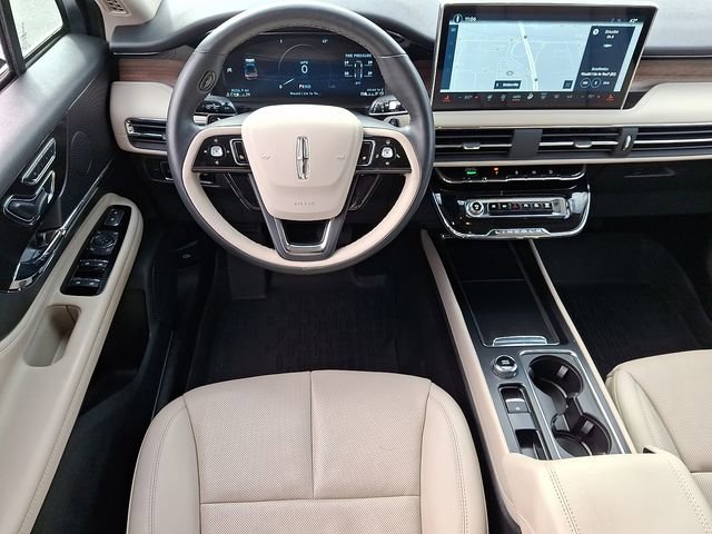 Certified 2025 Lincoln Corsair Reserve image 11