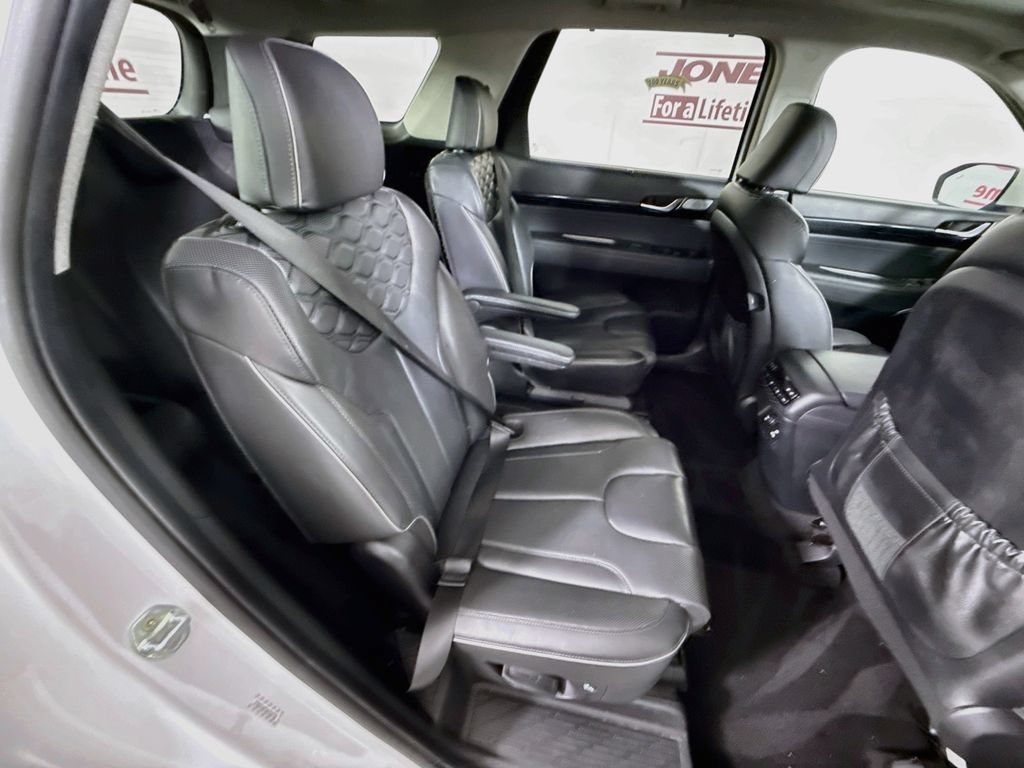Used 2022 Hyundai Palisade Limited w/ Cargo Package FWD image 33