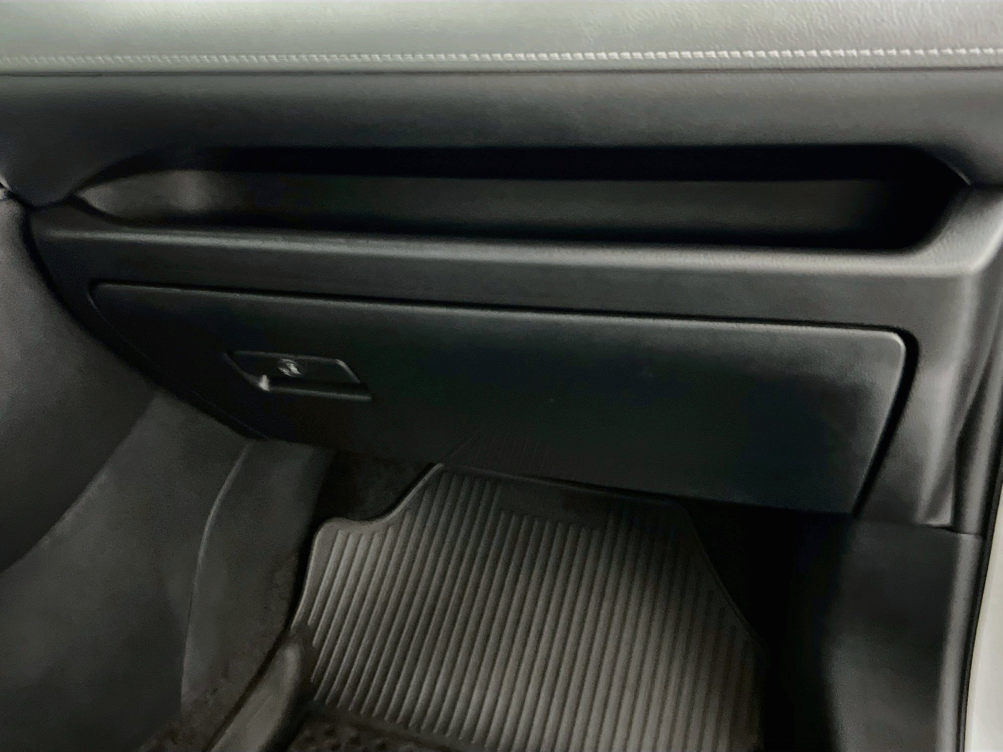 Used 2024 Toyota RAV4 XLE FWD image 34