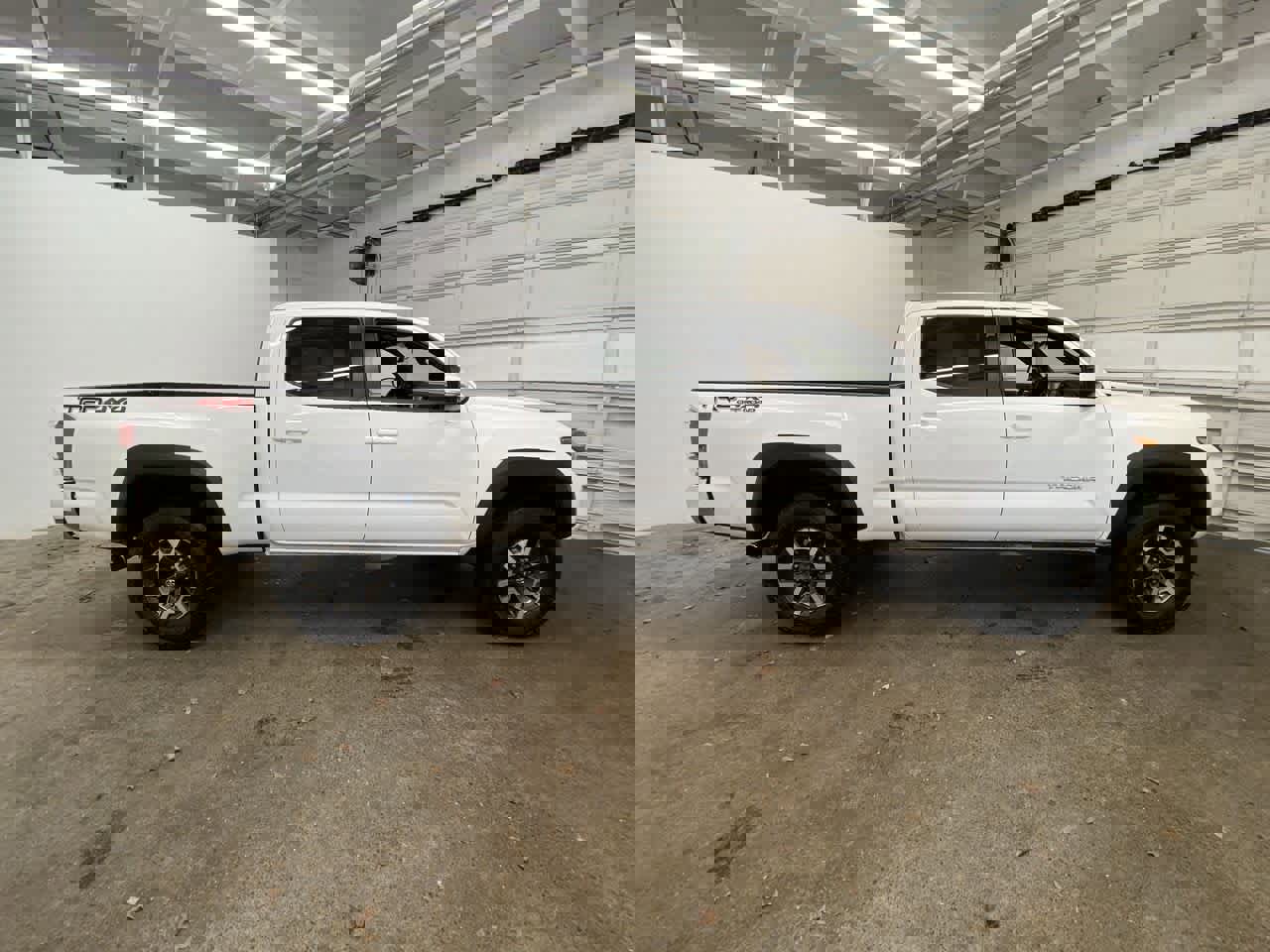 Used 2023 Toyota Tacoma TRD Off-Road image 7