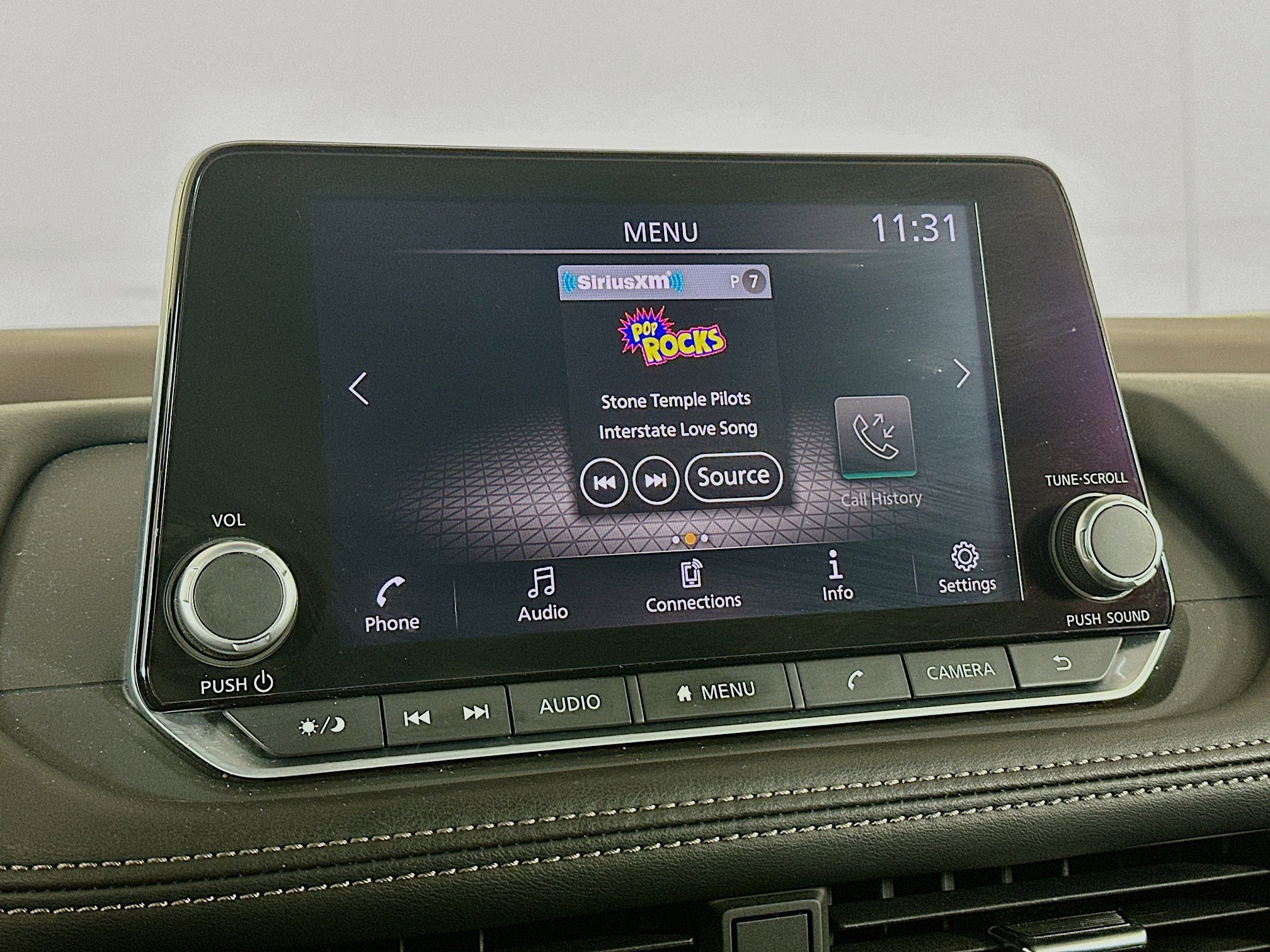 Used 2023 Nissan Rogue S AWD/4WD image 21
