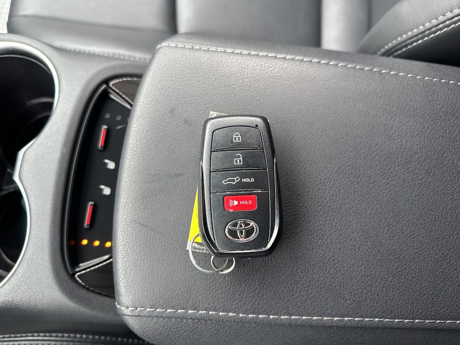 Used 2023 Toyota Venza XLE AWD/4WD image 73