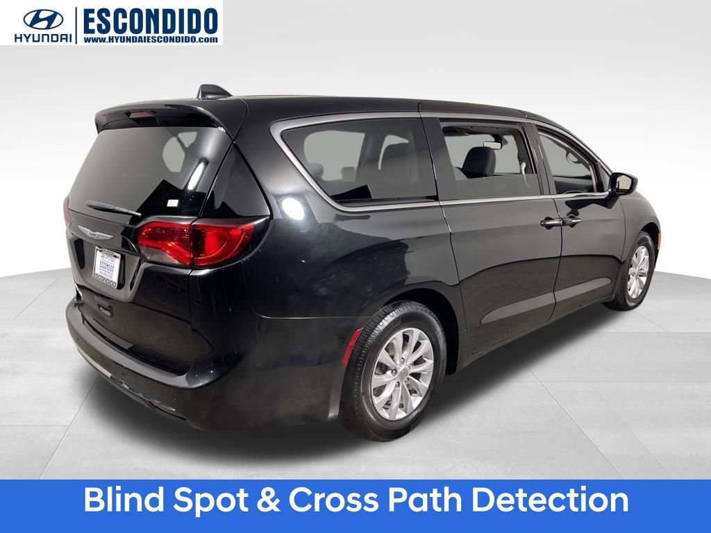 Used 2019 Chrysler Pacifica Touring Plus image 5