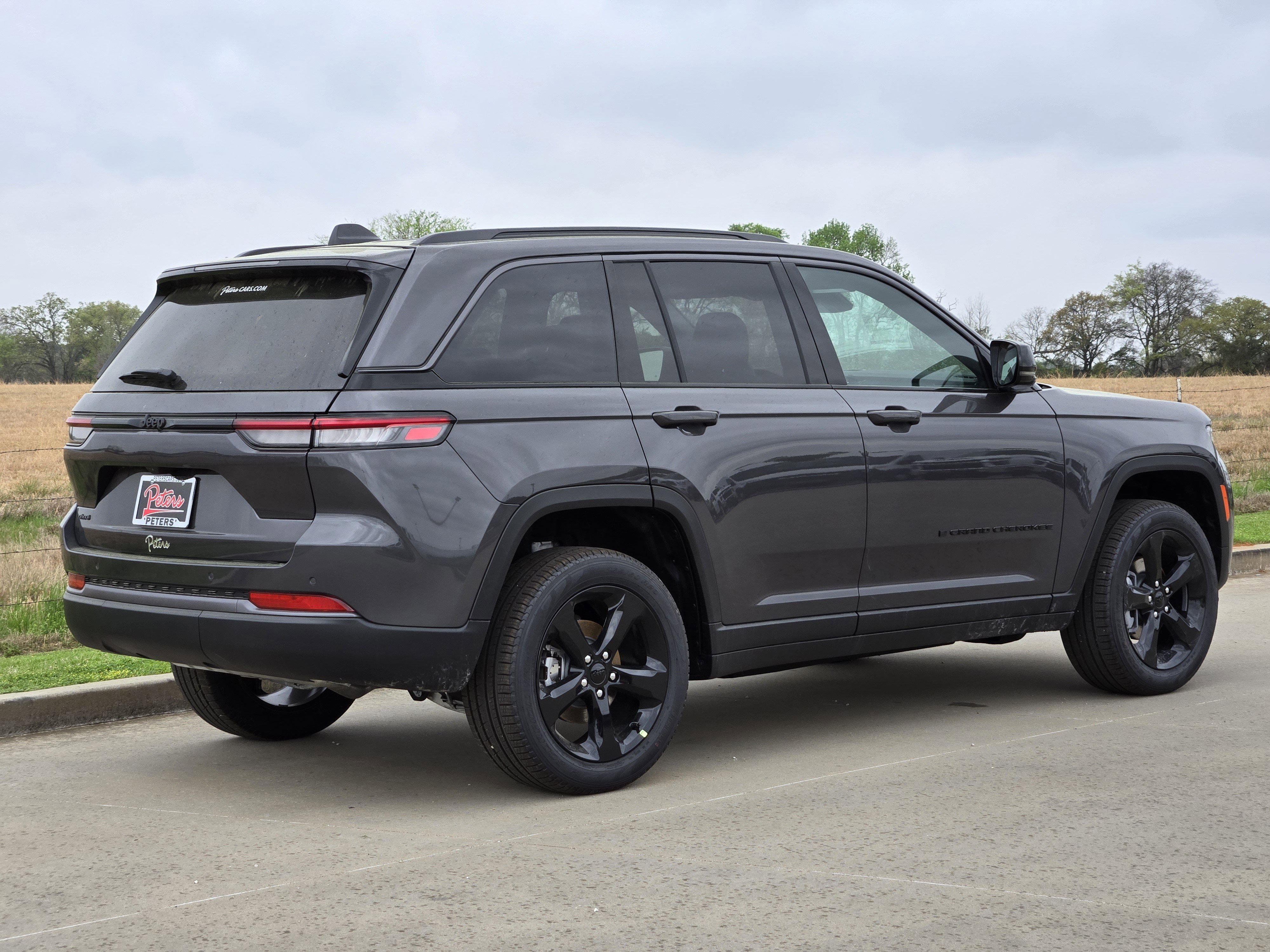 New 2026 Jeep Grand Cherokee Limited w/ Limited Altitude Package AWD/4WD image 3