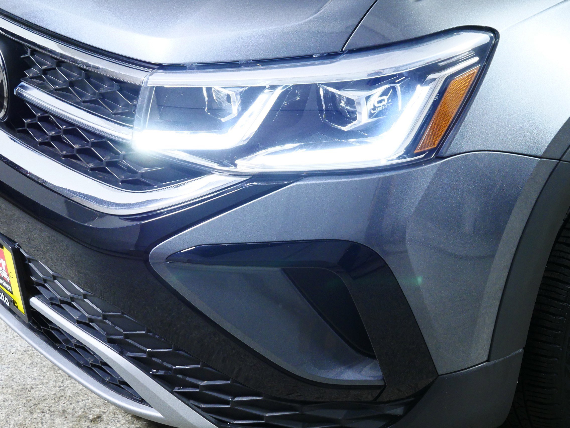 Used 2023 Volkswagen Taos SEL image 16