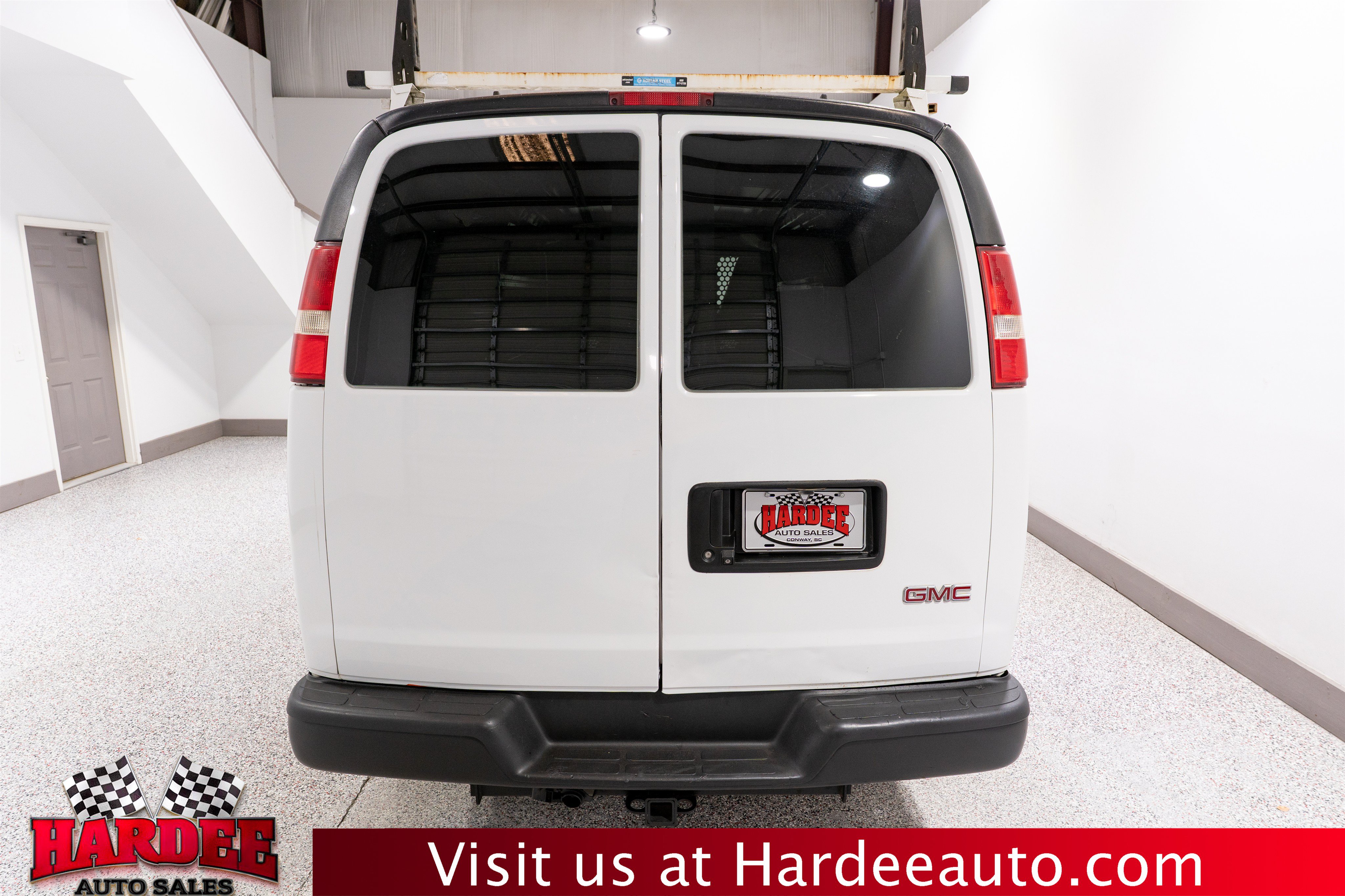 Used 2019 GMC Savana 2500 w/ Driver Convenience Package RWD image 4