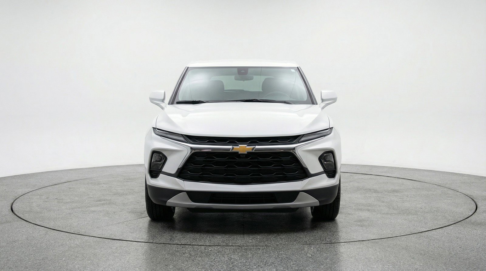 Used 2025 Chevrolet Blazer LT FWD image 2