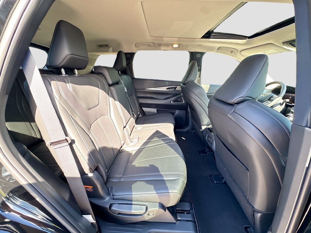 Used 2027 INFINITI QX60 Luxe w/ Cargo Package FWD image 31