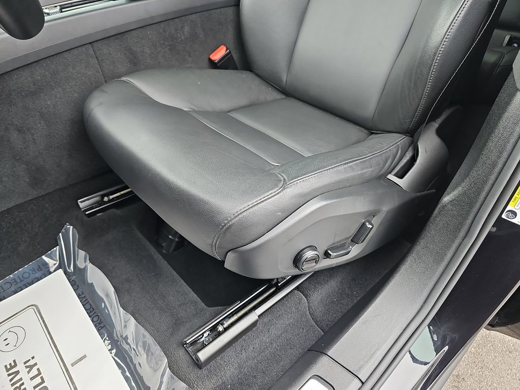 Used 2025 Volvo XC60 B5 Core image 33