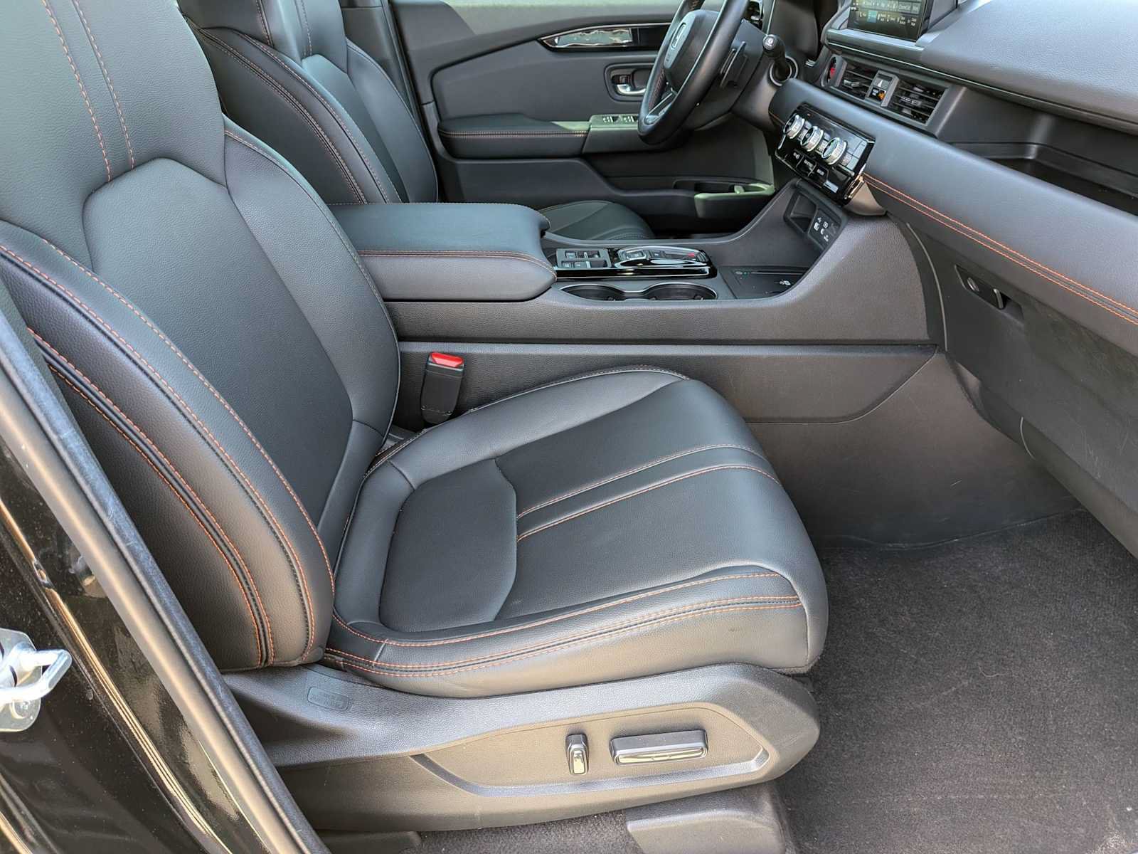 Certified 2024 Honda Pilot TrailSport image 21