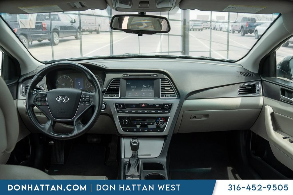 Used 2017 Hyundai Sonata Sport w/ Value Edition Package 02 FWD image 4