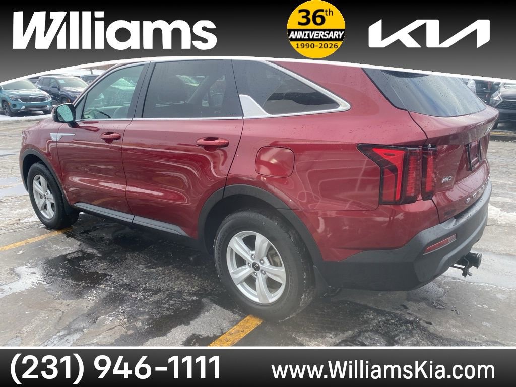 Used 2022 Kia Sorento LX image 9