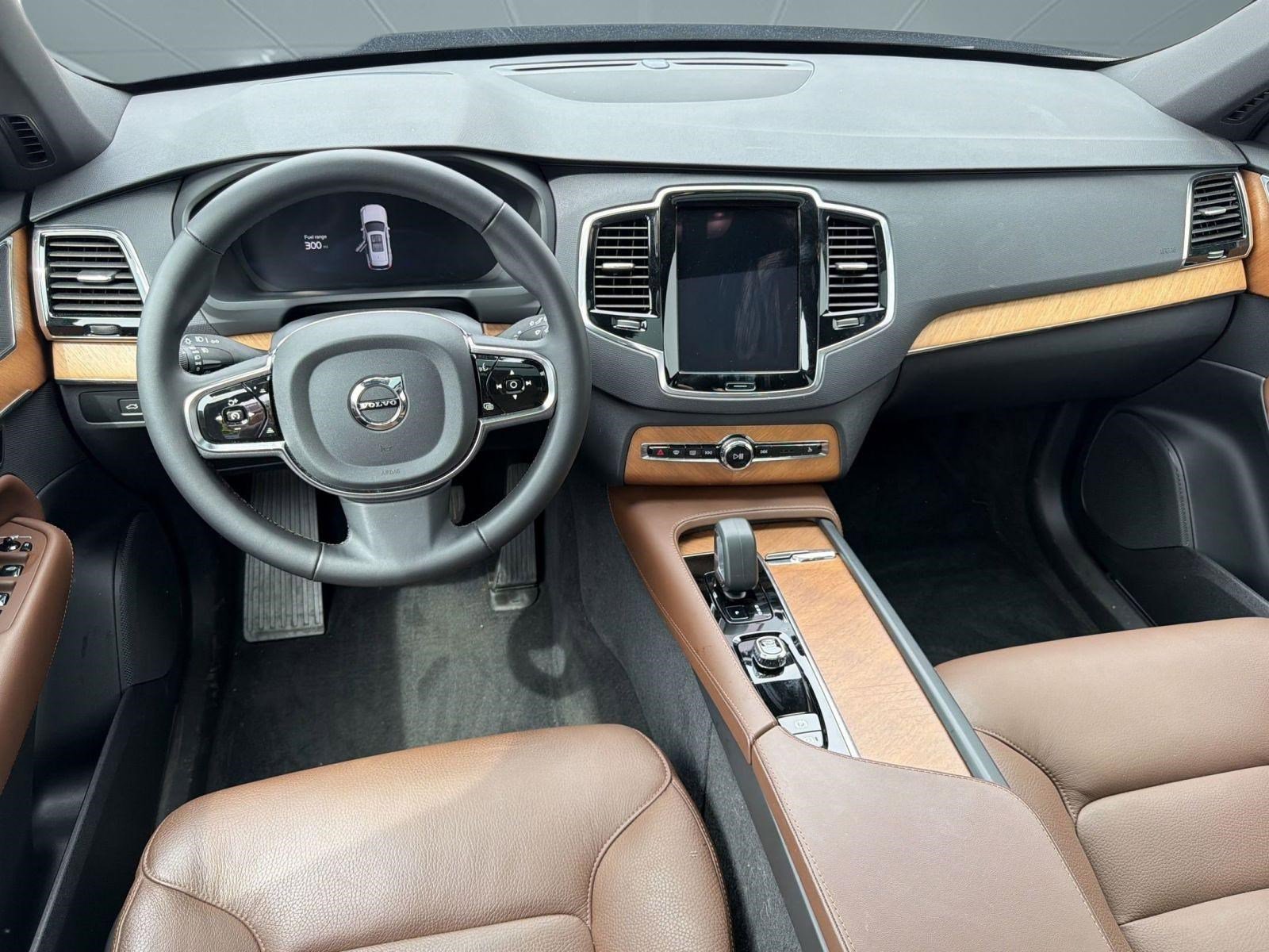 Used 2024 Volvo XC90 B6 Plus w/ Protection Package Premier AWD/4WD image 26