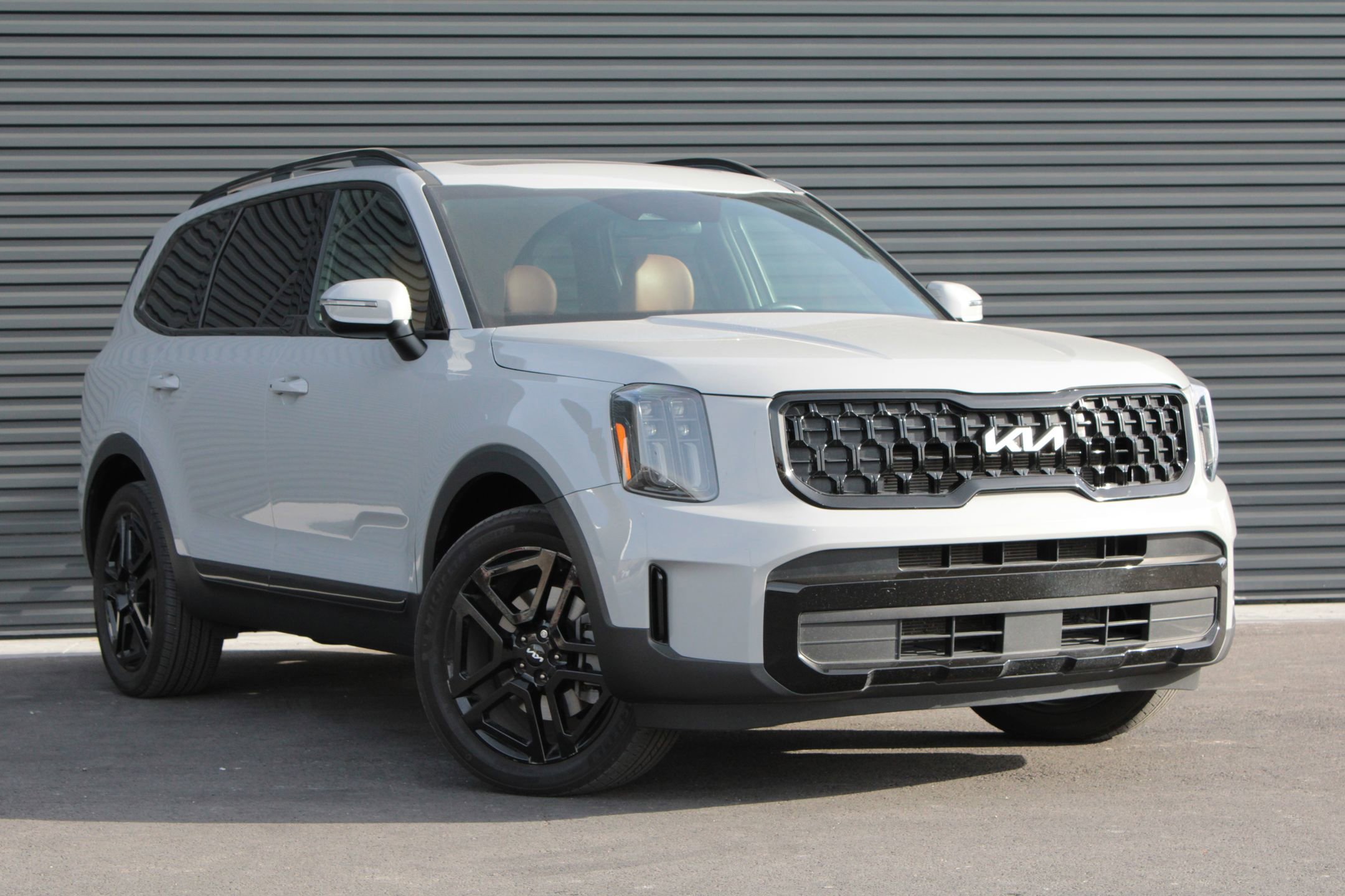 Used 2024 Kia Telluride EX X-Line image 3
