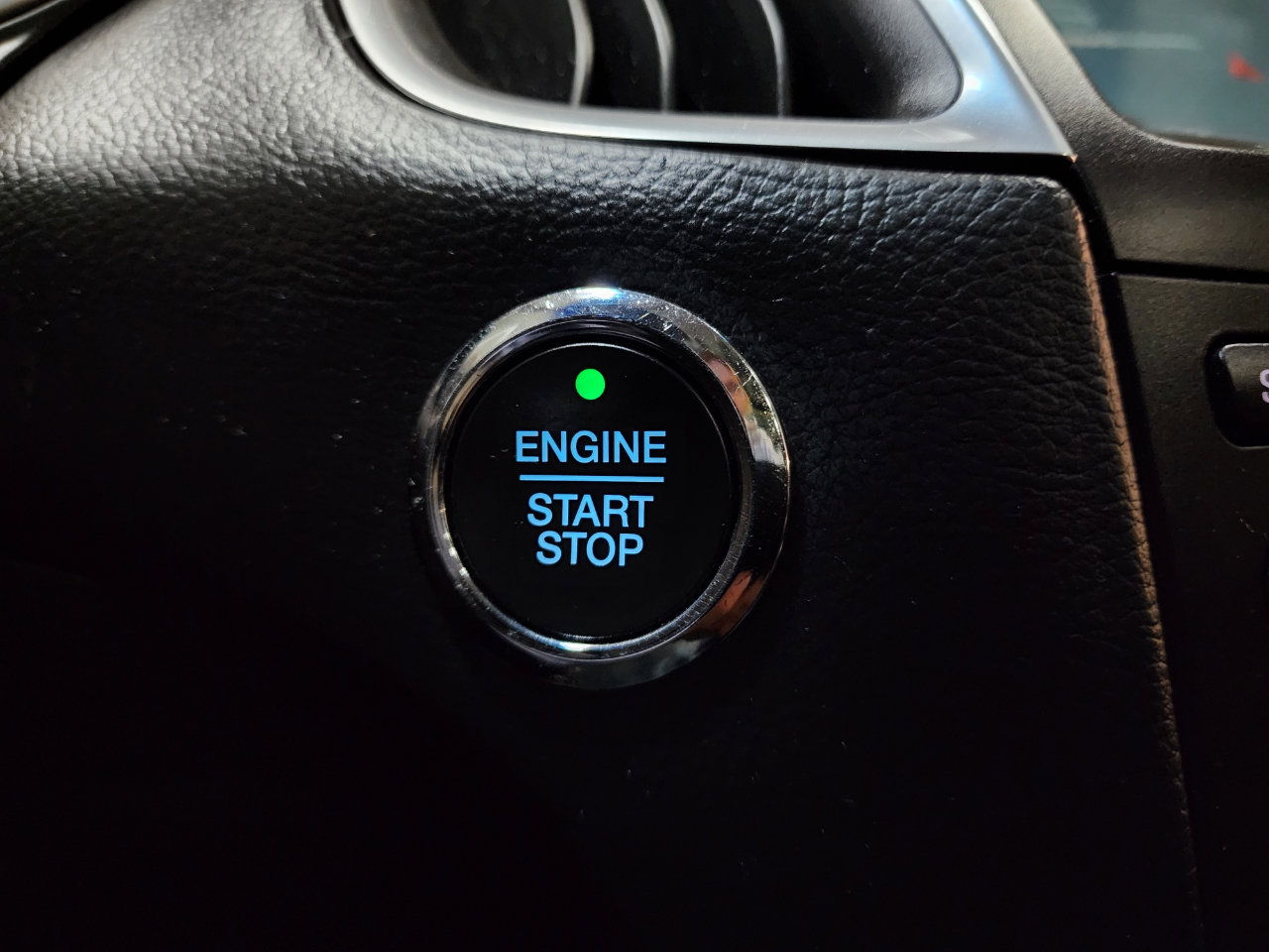 Used 2017 Ford Edge Titanium w/ Equipment Group 302A image 37