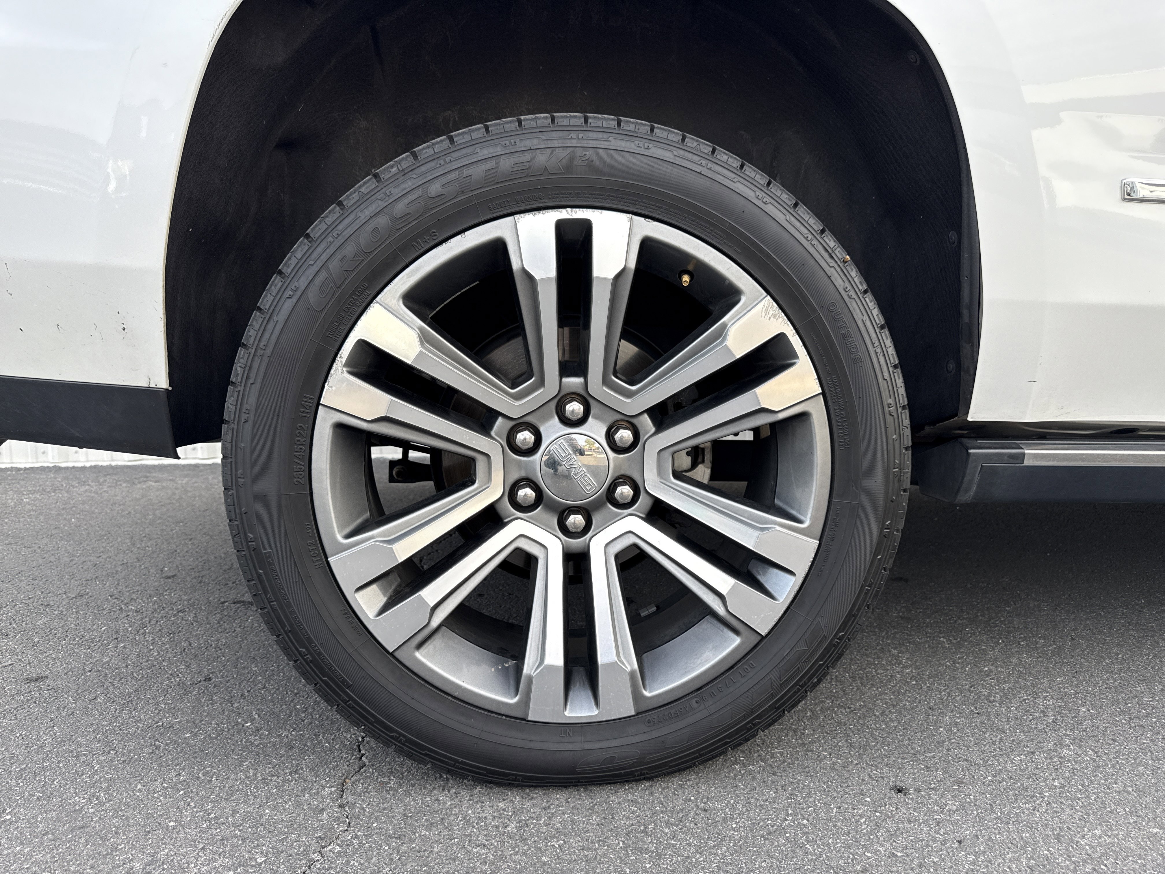 Used 2020 GMC Yukon Denali w/ Denali Ultimate Package image 27