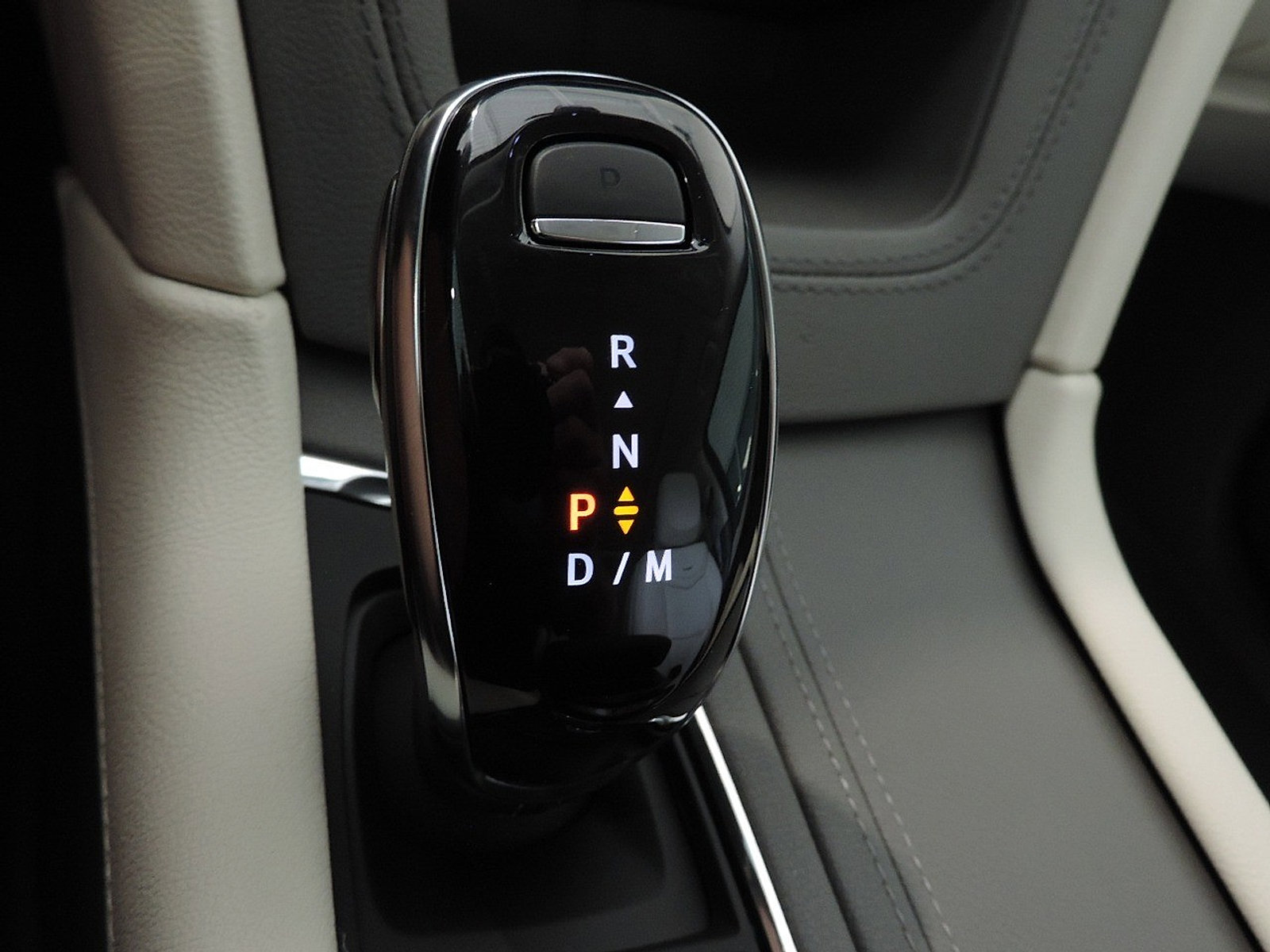 New 2026 Cadillac XT5 Premium Luxury w/ Driver Assist Package FWD image 21