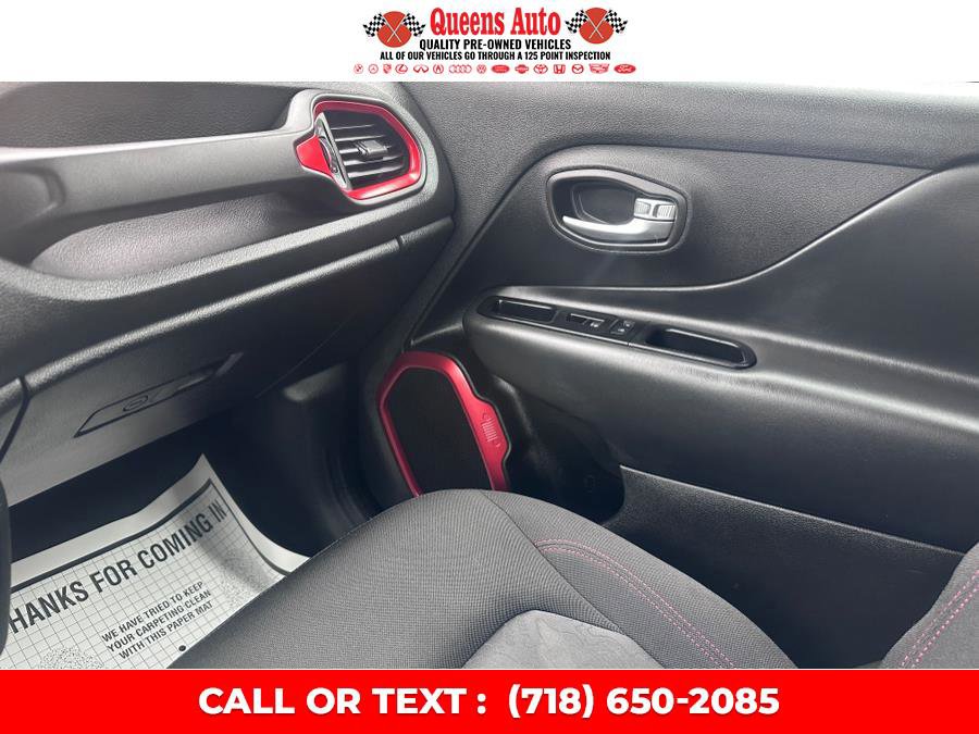 Used 2021 Jeep Renegade Trailhawk image 12